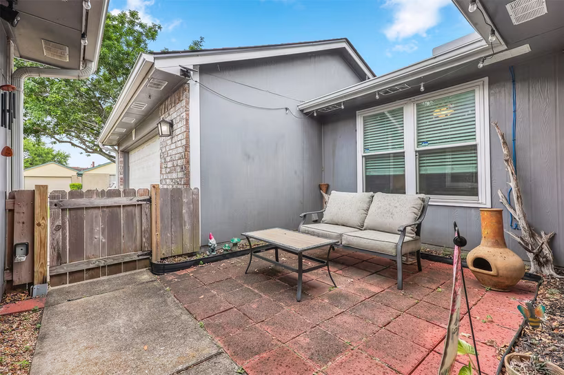 Photo 5 of 10915 Pecan Drive, La Porte, TX