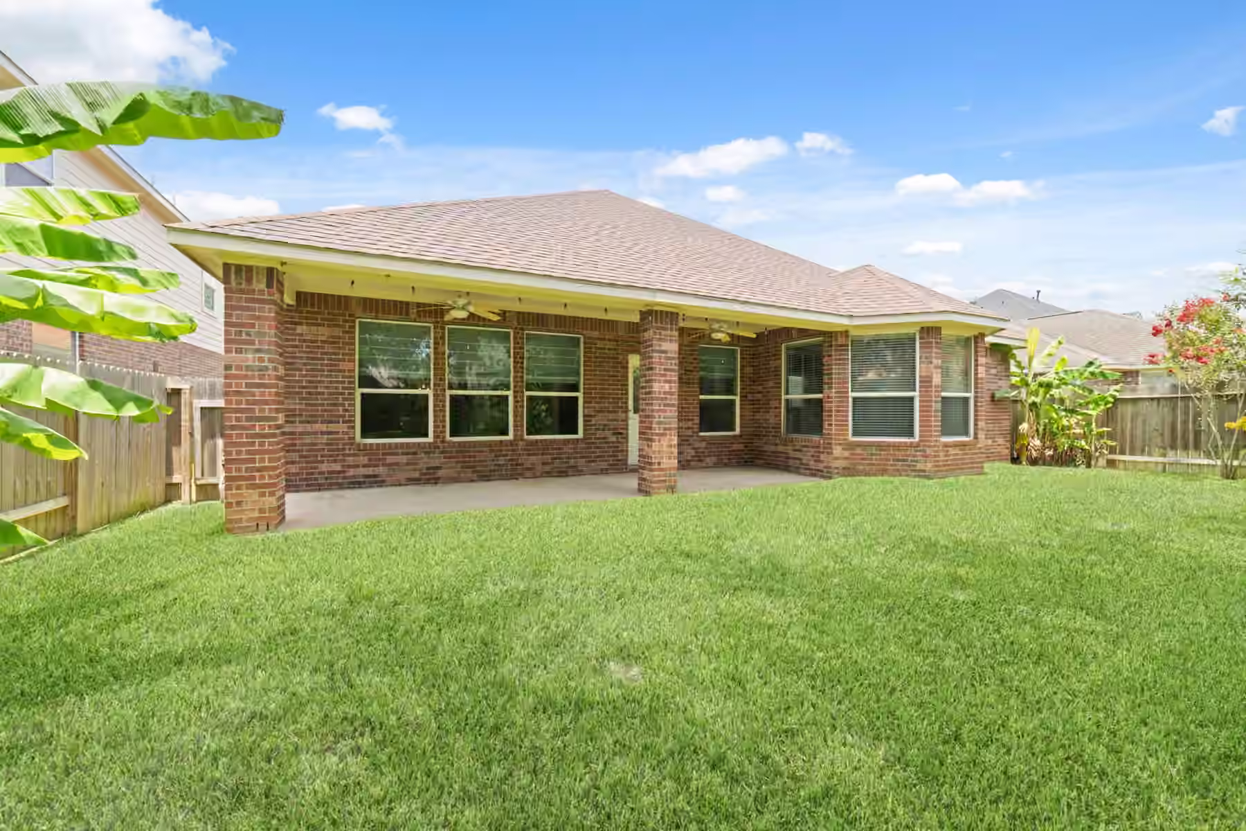 Photo 6 of 7023 Kendall Lake Court, Richmond, TX