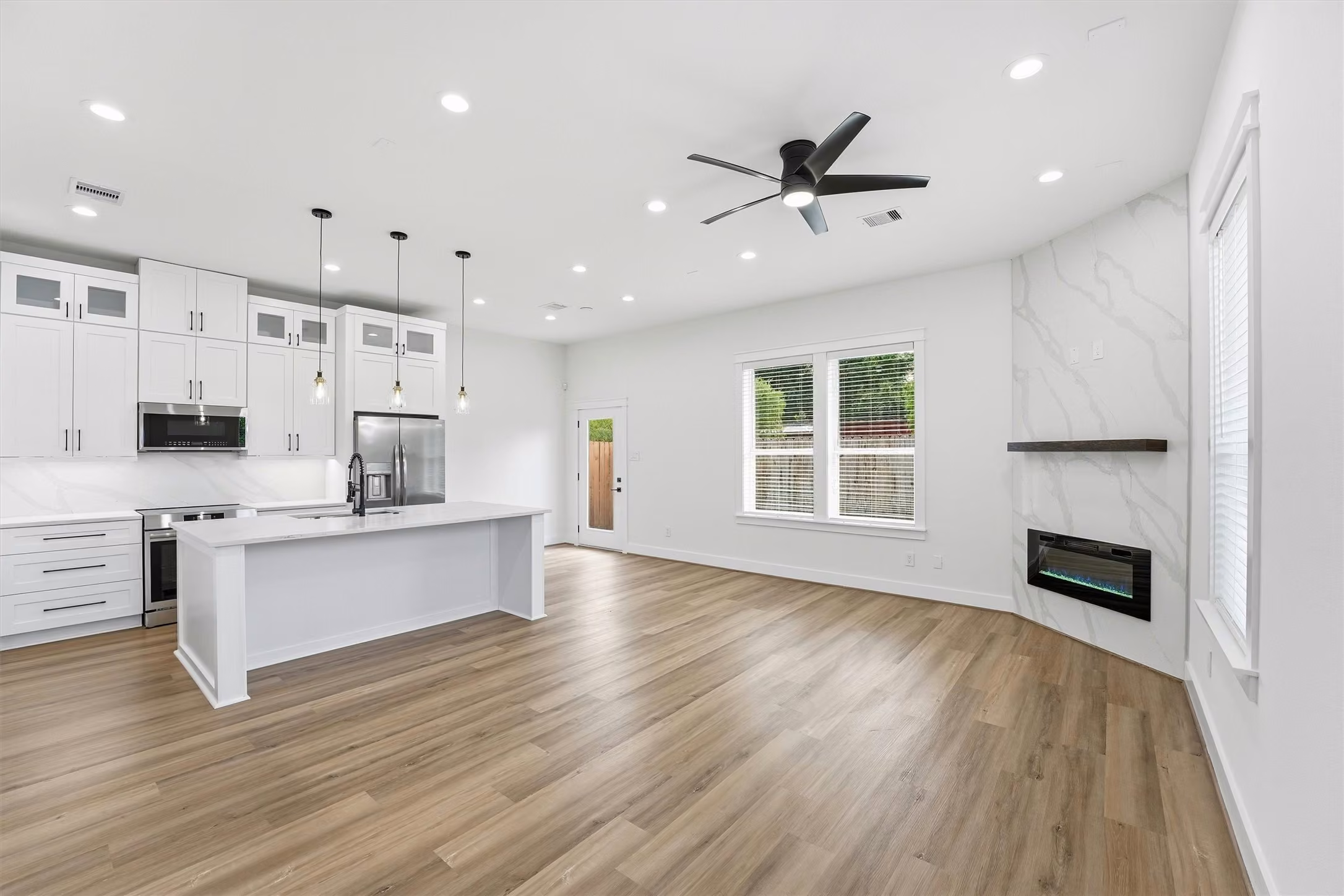Photo 7 of 6128 Endeavor Heights Road, Houston, TX