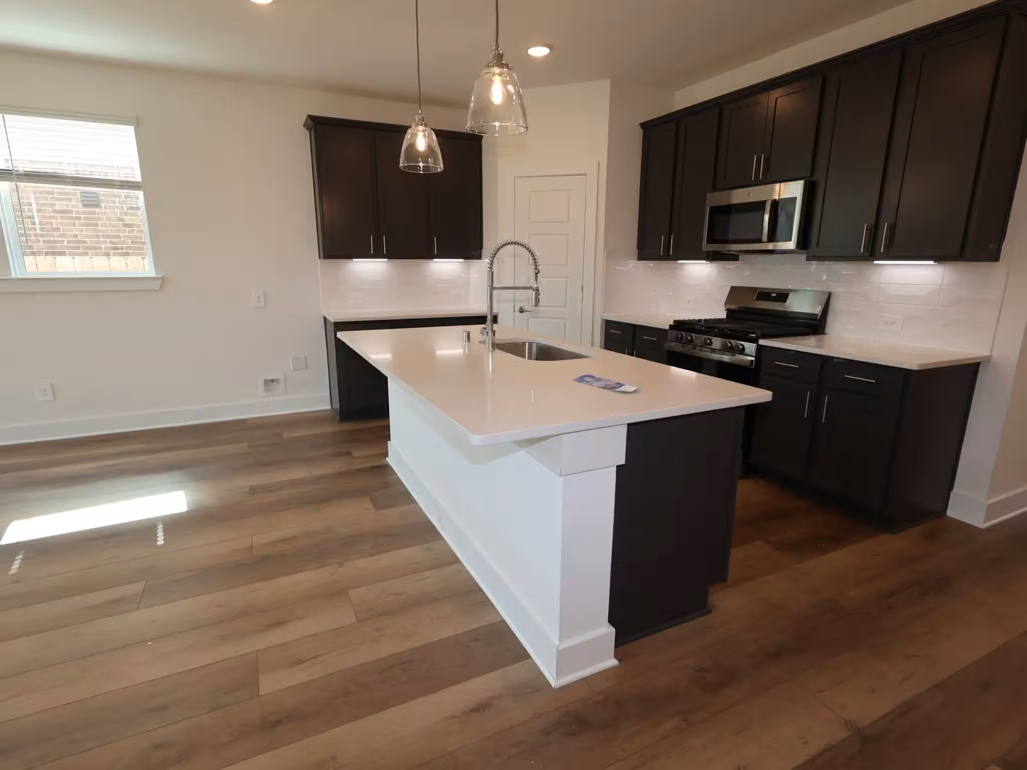 Photo 3 of 20715 Draper Road, Tomball, TX