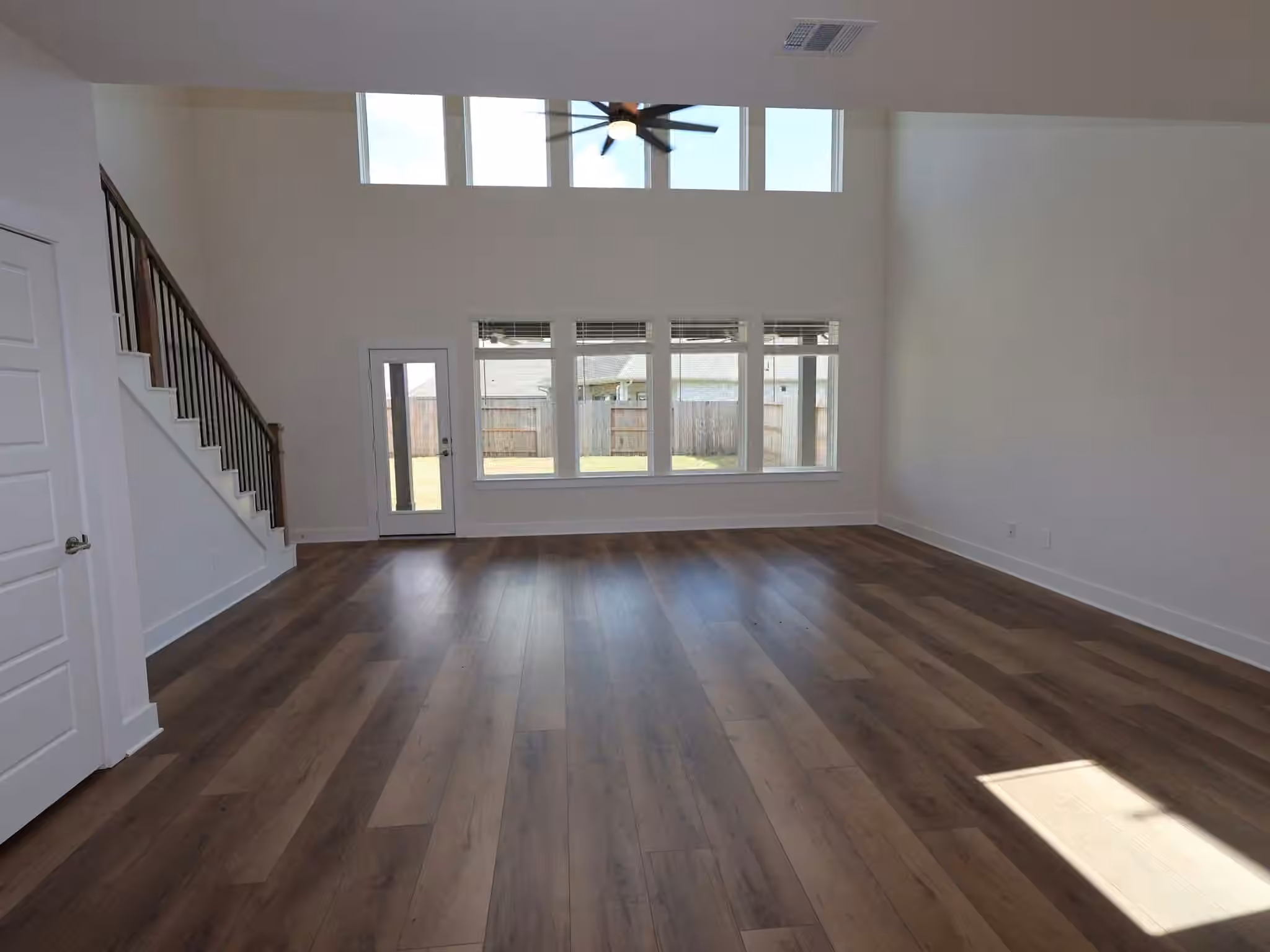 Photo 5 of 20715 Draper Road, Tomball, TX