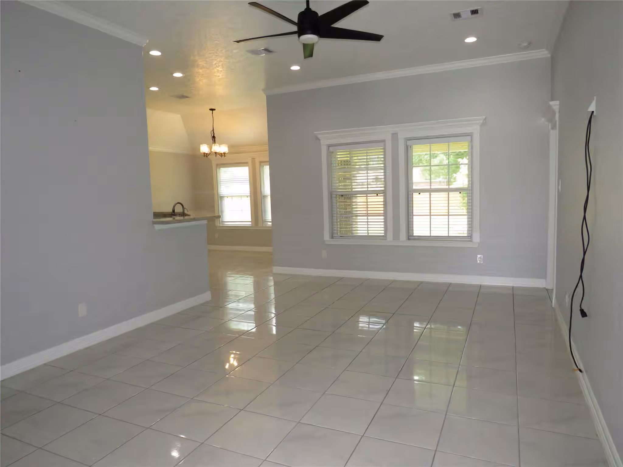 Photo 3 of 803 Avenue K, South Houston, TX