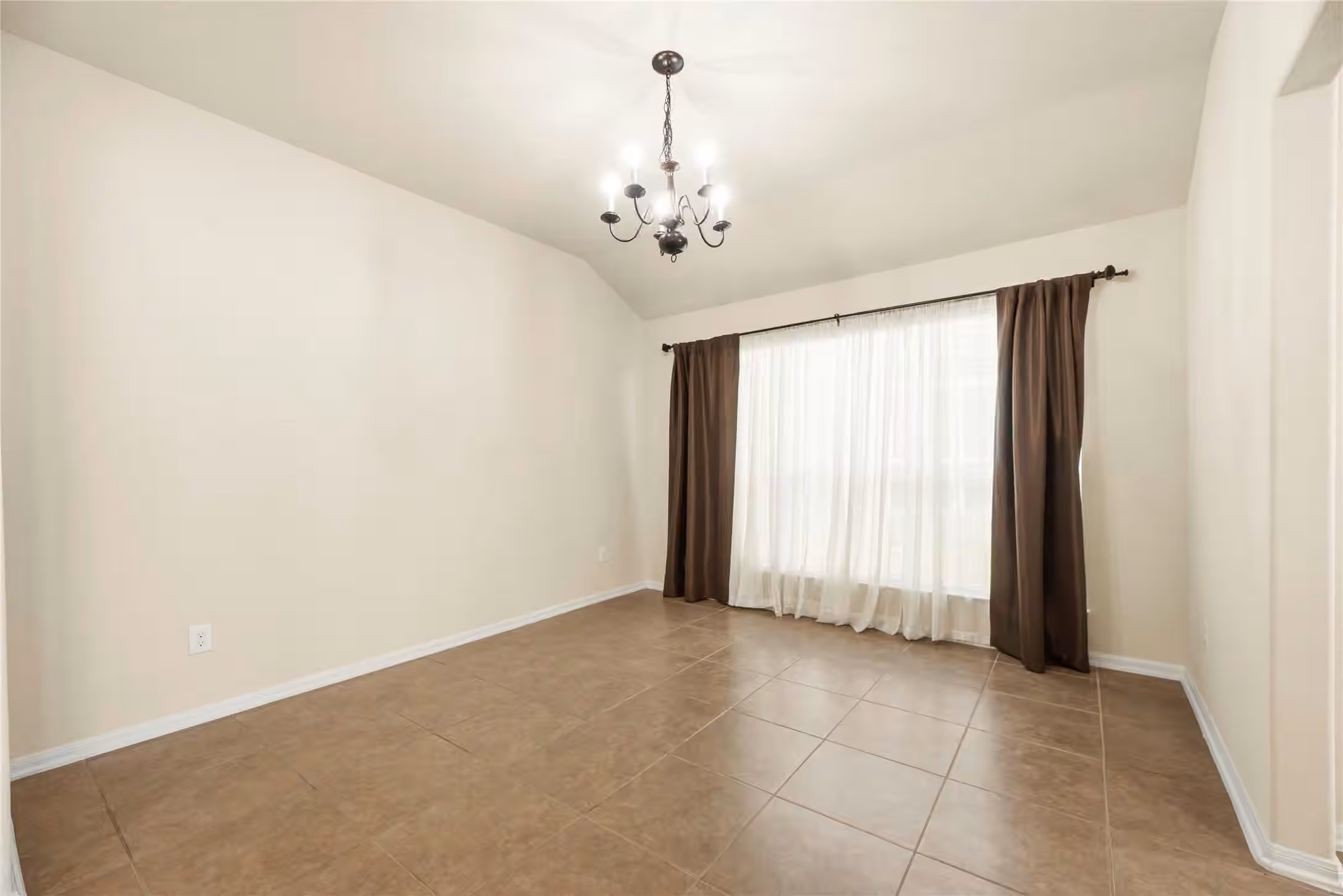 Photo 4 of 15118 Russet Bend Lane, Cypress, TX