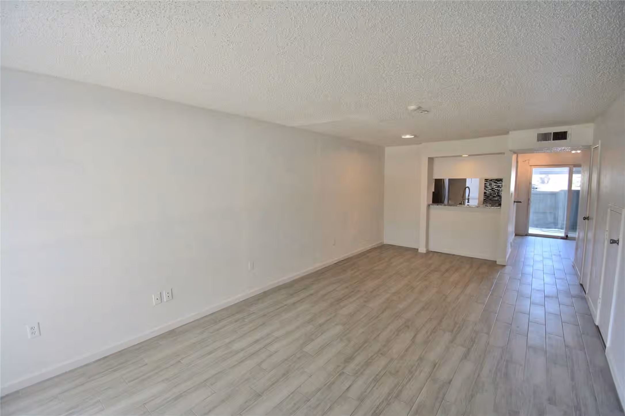 Photo 2 of 260 El Dorado Boulevard 204, Houston, TX