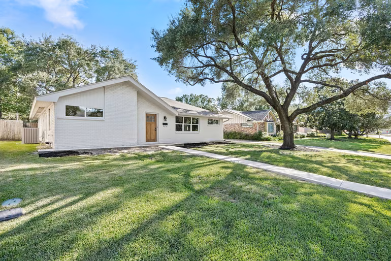 Photo 2 of 5655 Edith Street, Houston, TX