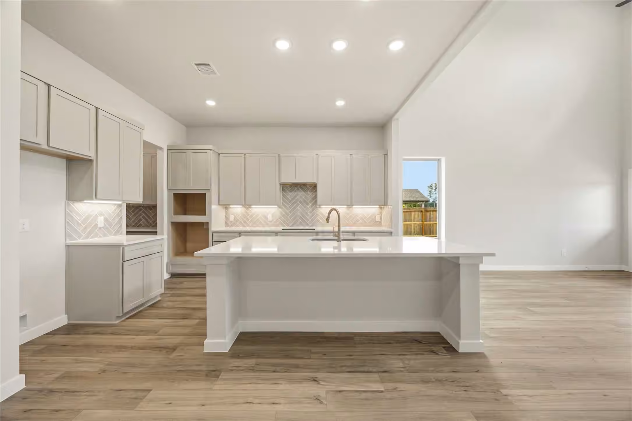 Photo 5 of 11347 White Rock Road, Conroe, TX