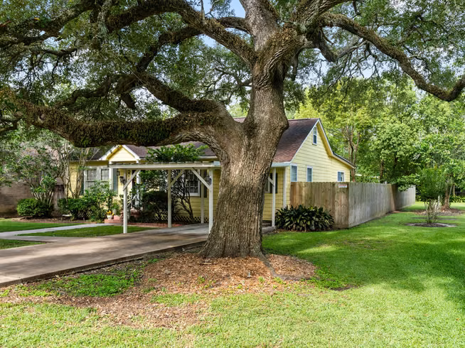 Photo 5 of 2918 Avenue I, Bay City, TX
