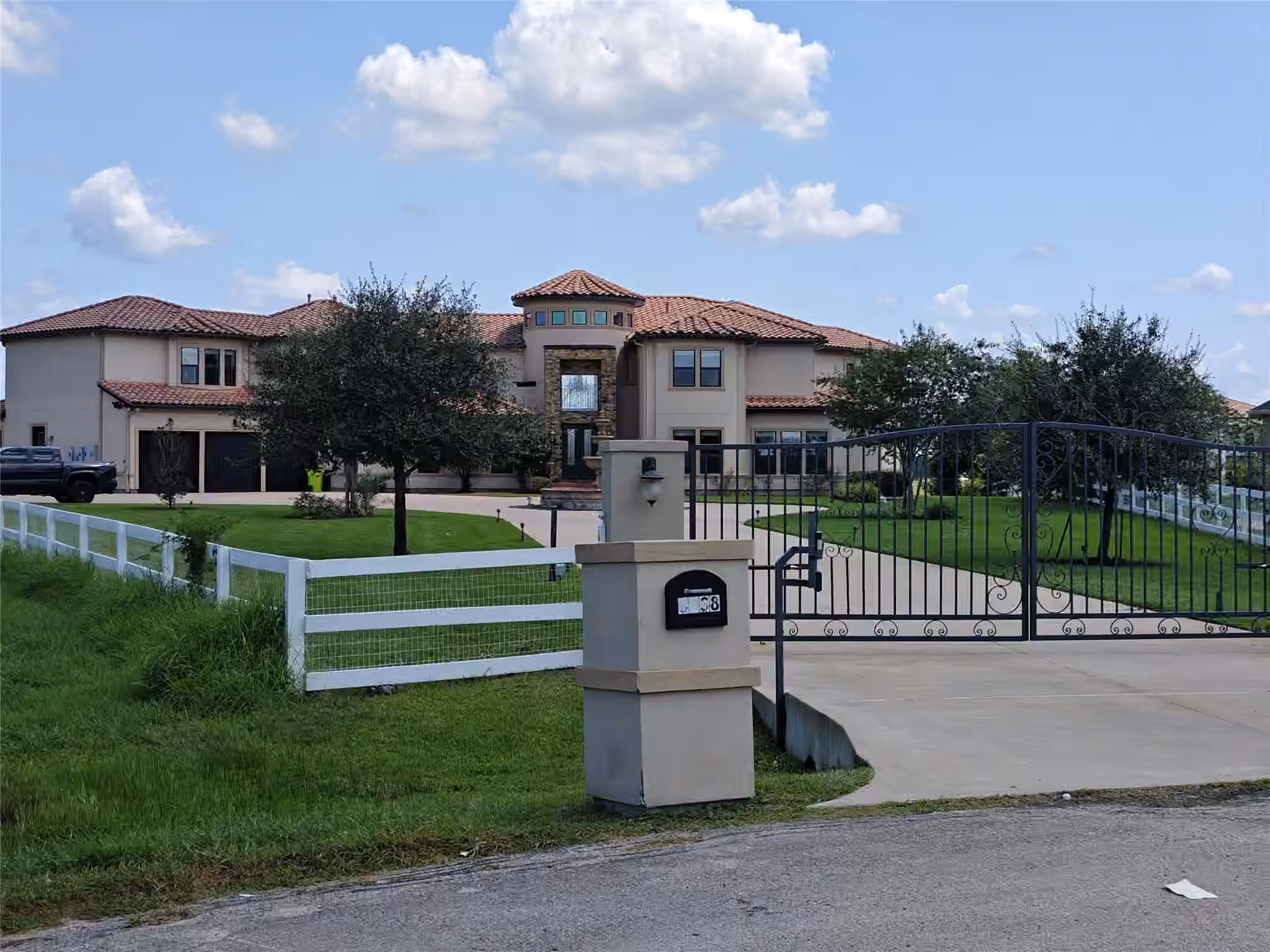 Photo 3 of 5938 Carolina Cove Drive, Richmond, TX