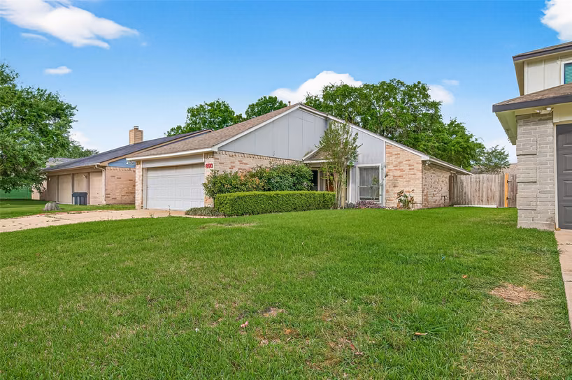 Photo 2 of 6510 Paso Del Sol Drive, Houston, TX