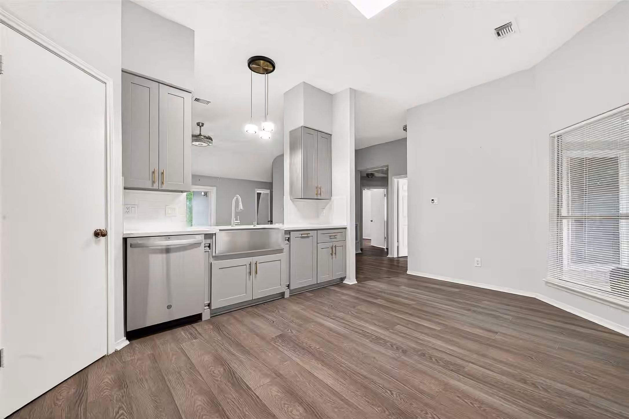 Photo 4 of 6510 Paso Del Sol Drive, Houston, TX