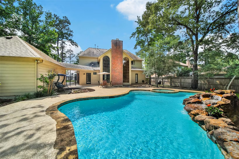 Photo of 25 Cascade Springs Place, The Woodlands, TX 77381