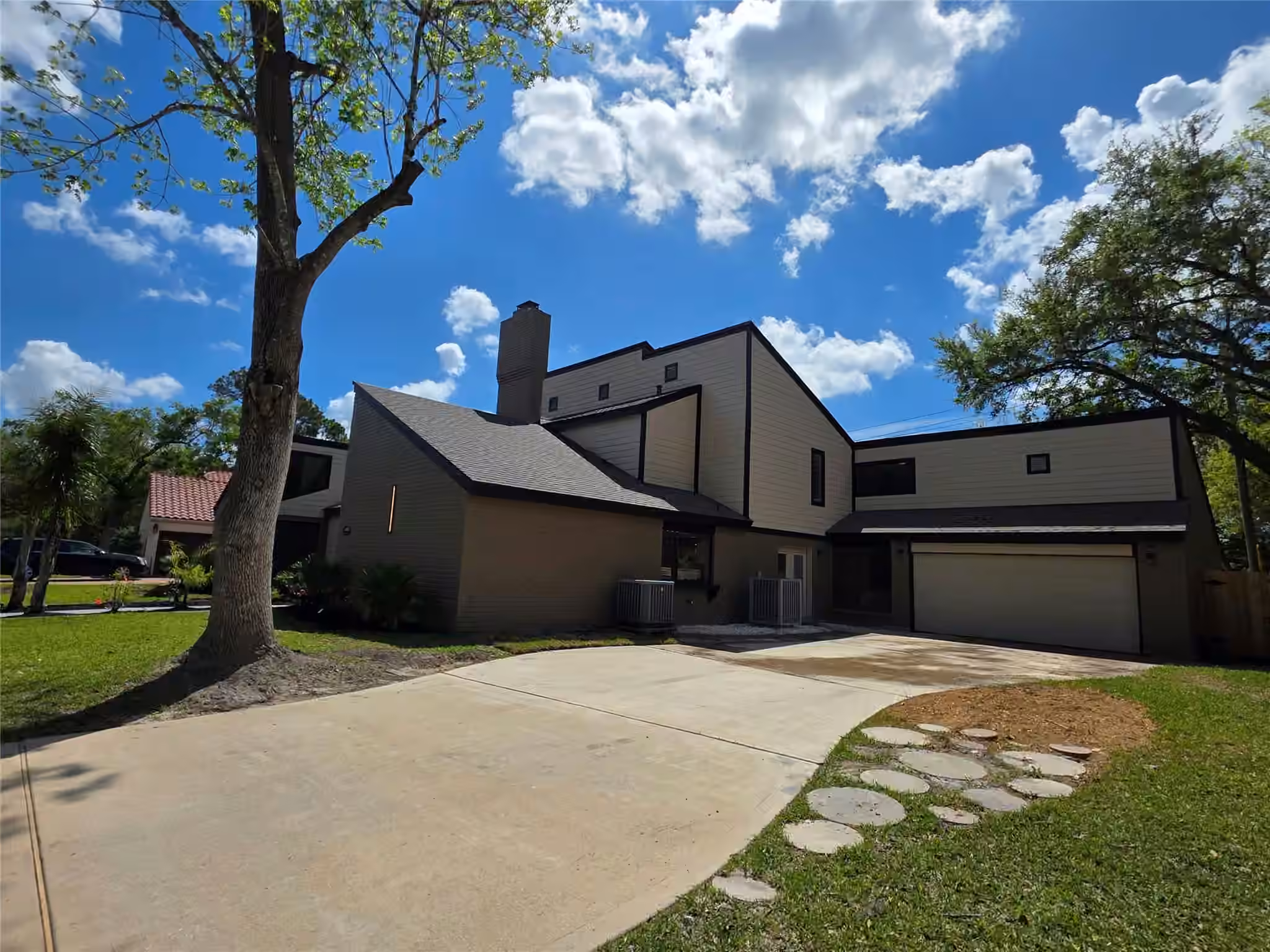 Photo 5 of 16406 Brook Forest Drive, Houston, TX