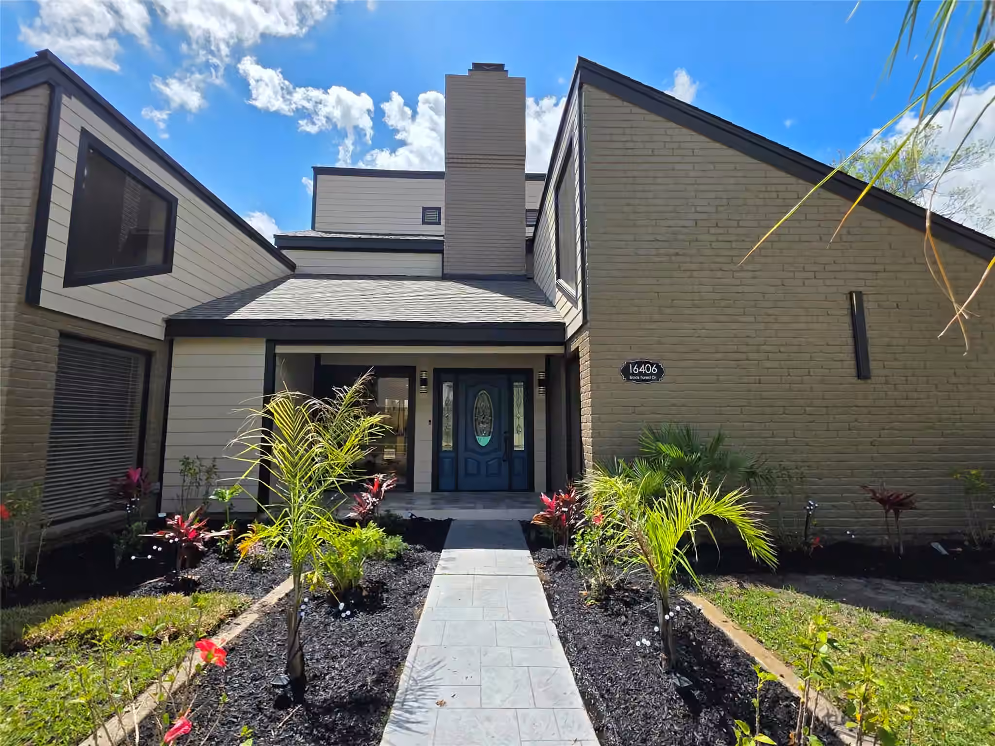 Photo 7 of 16406 Brook Forest Drive, Houston, TX