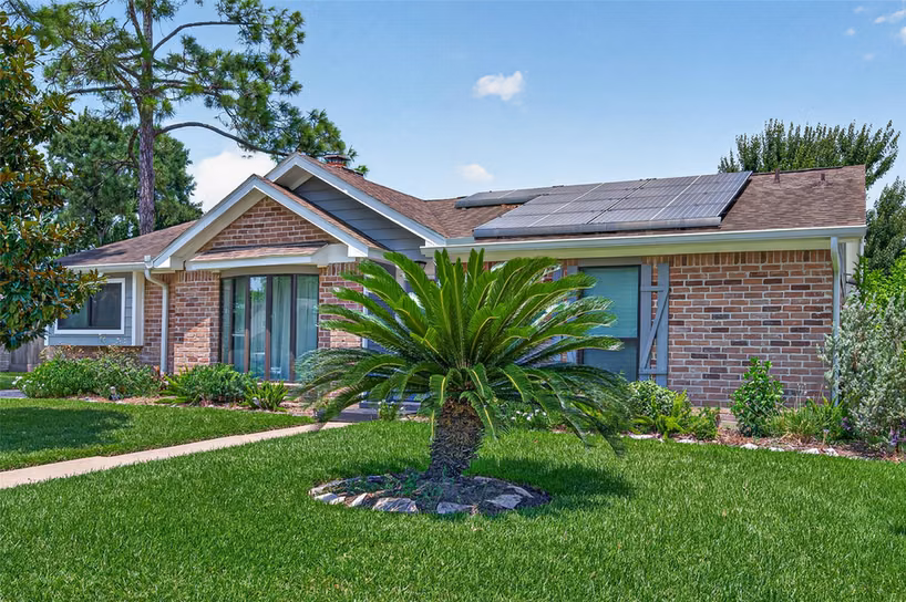 Photo 6 of 11818 Meadowdale Drive, Meadows, TX