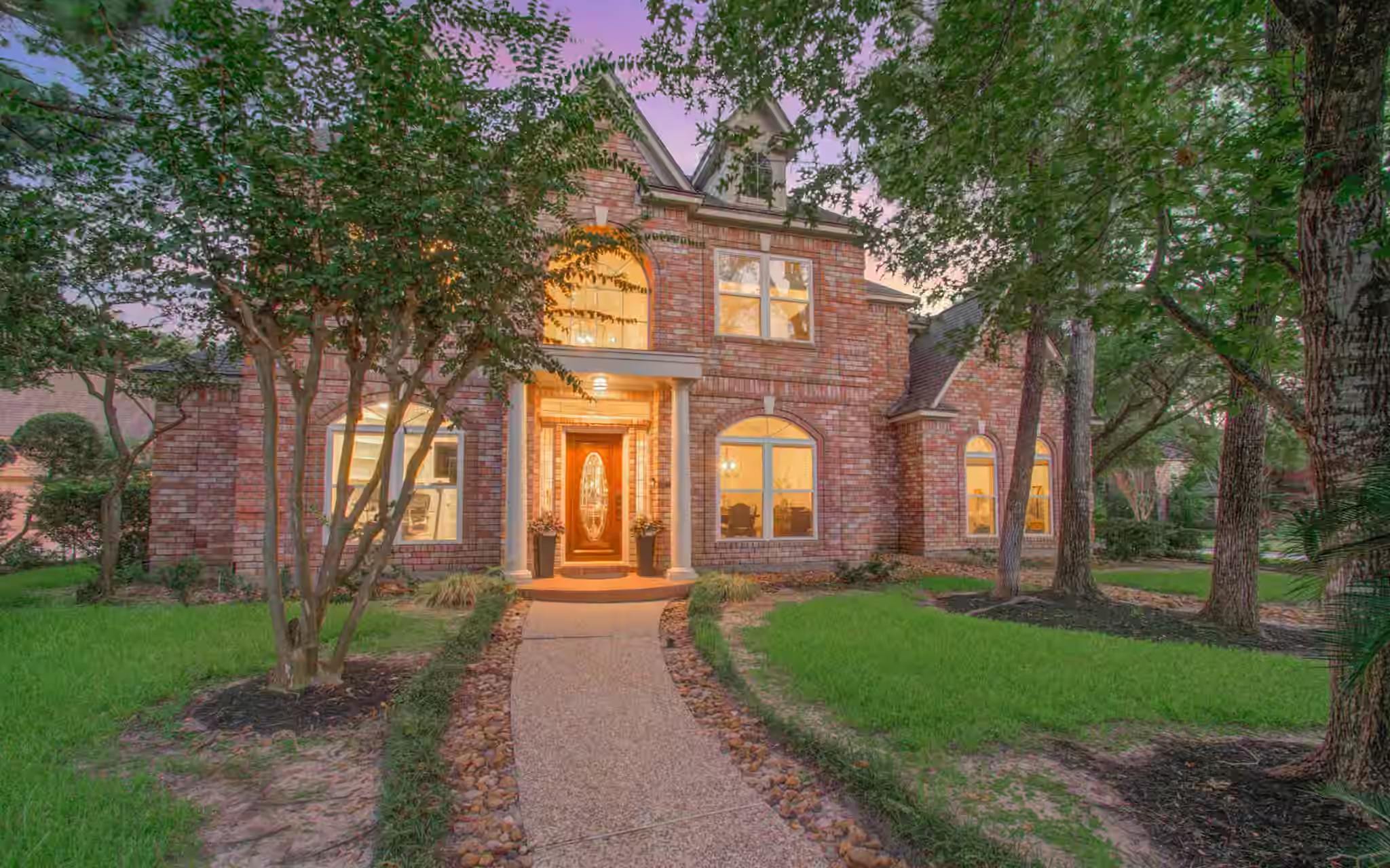 Photo 3 of 2 English Glade Court, The Woodlands, TX