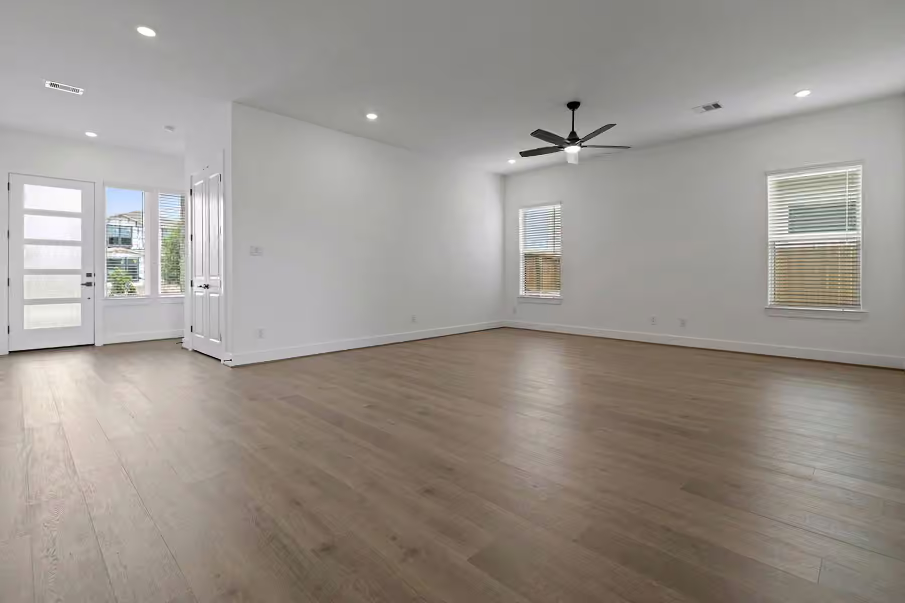 Photo 4 of 1911 Drover Lane, Rosenberg, TX