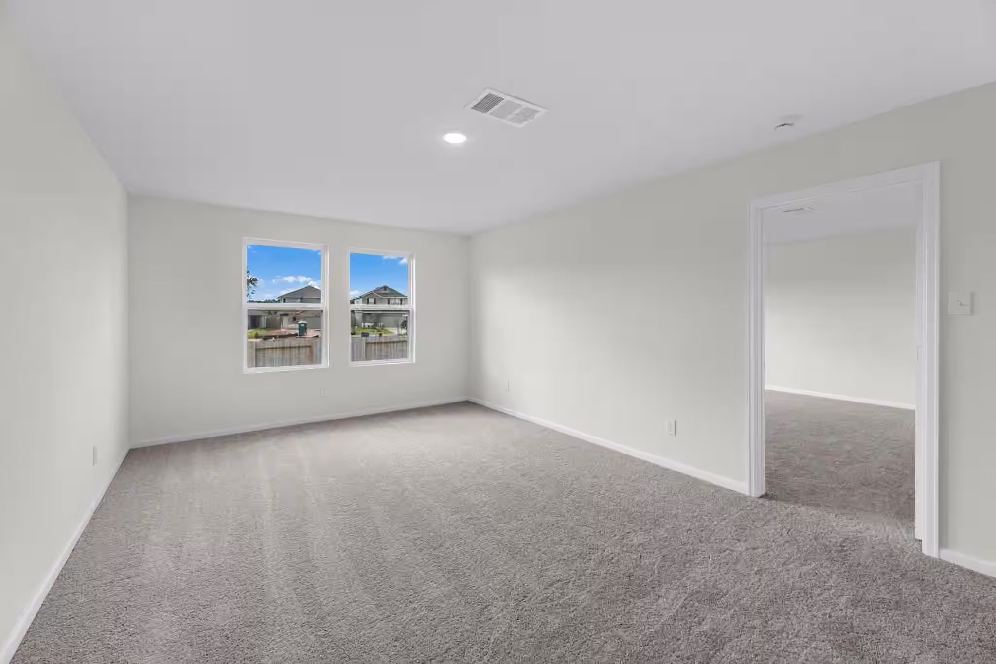 Photo 5 of 5878 Mercer Street, Conroe, TX