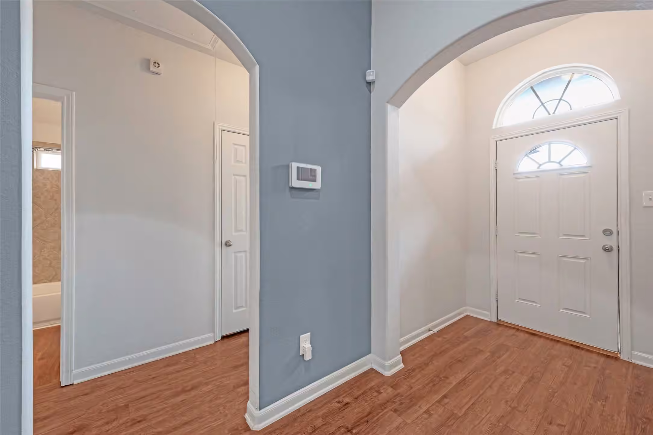 Photo 3 of 8107 Grandview Street, Houston, TX