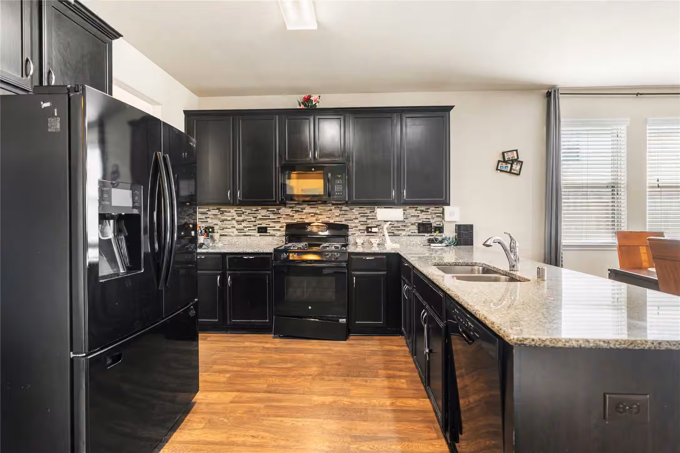 Photo 5 of 15615 Dahlia Brook Way, Houston, TX