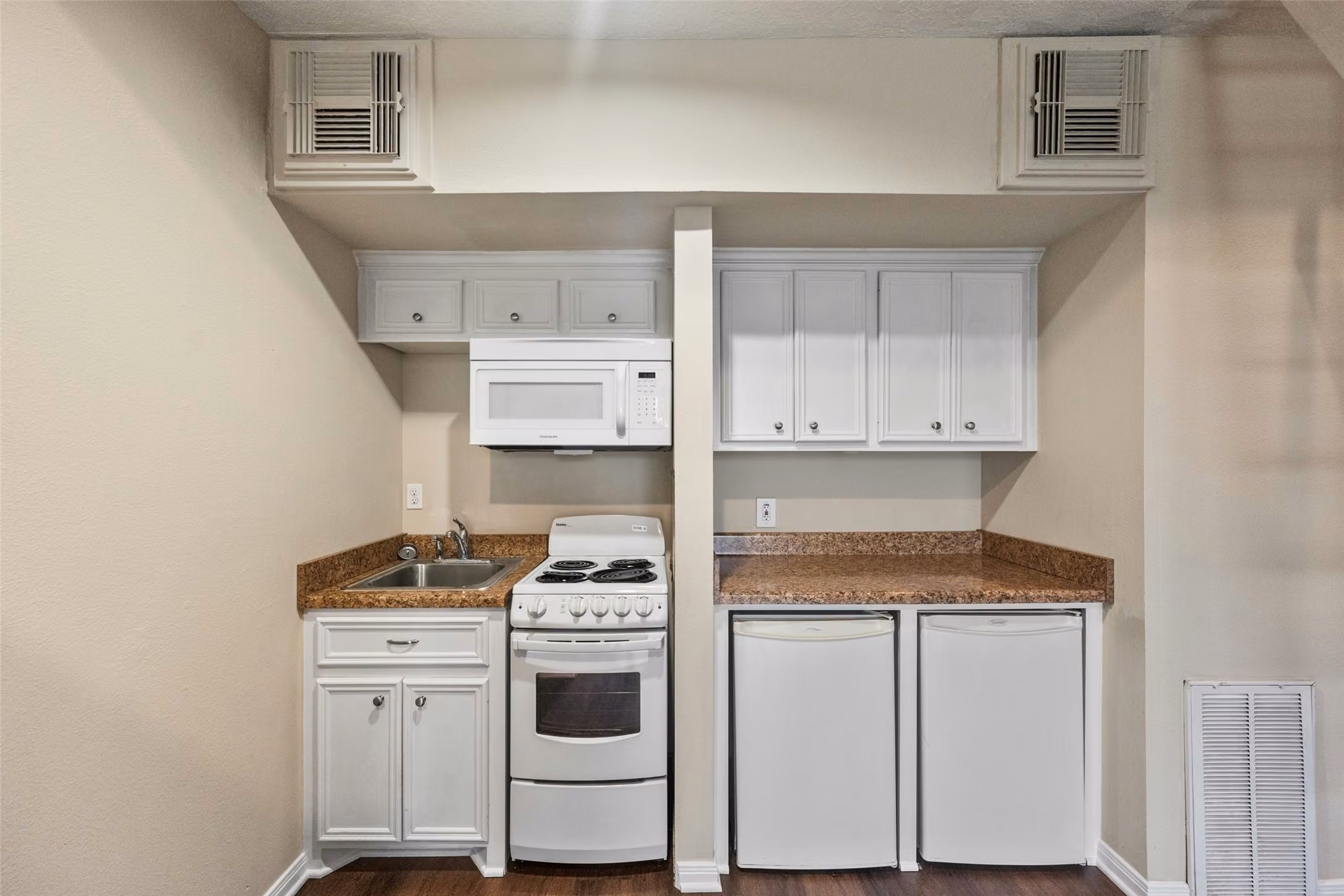 Photo 3 of 12600 Melville Drive 330B, Montgomery, TX