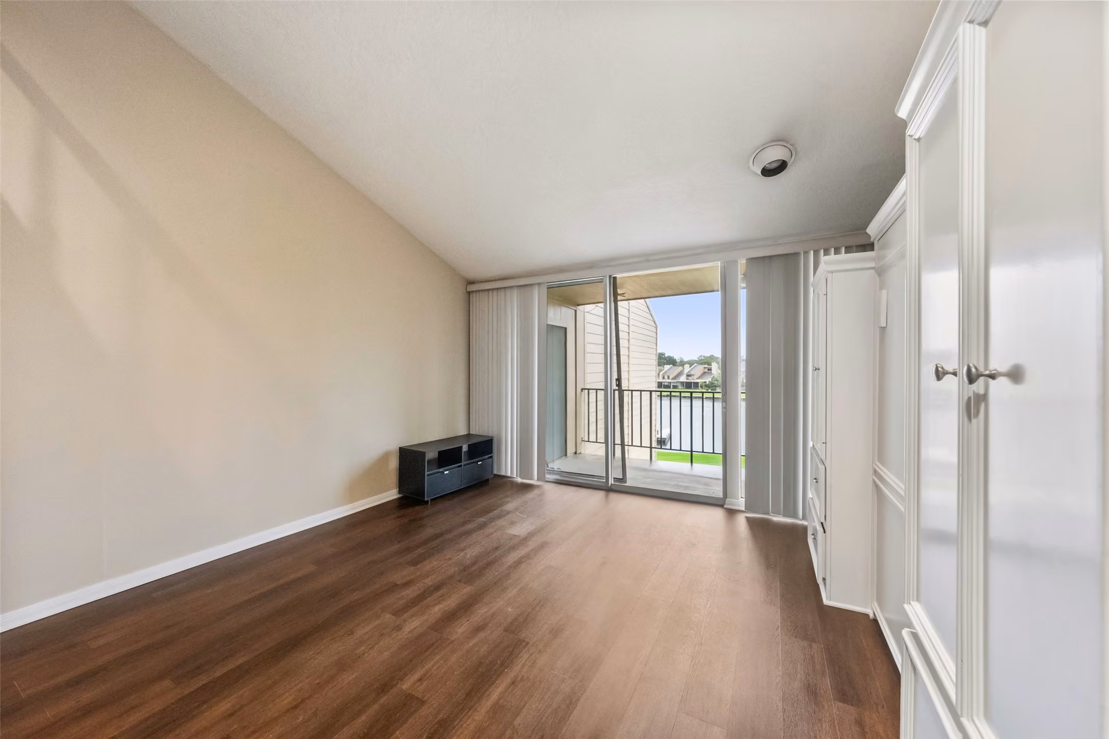 Photo 4 of 12600 Melville Drive 330B, Montgomery, TX