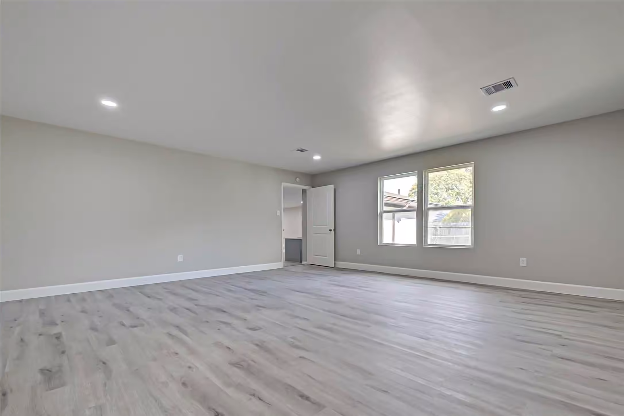 Photo 5 of 9830 Degas Lane, Houston, TX