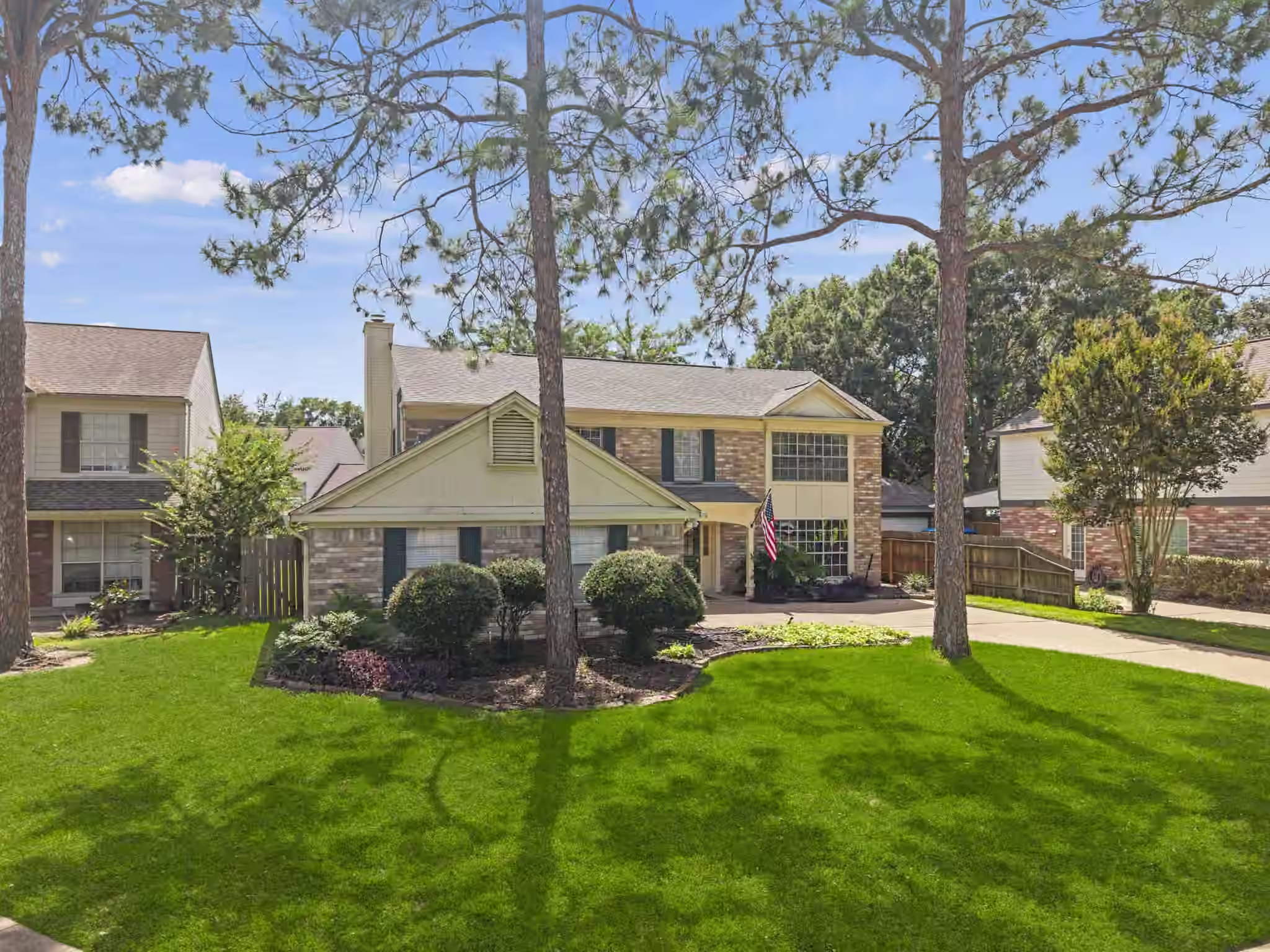 Photo 2 of 7515 Honey Creek Lane, Houston, TX
