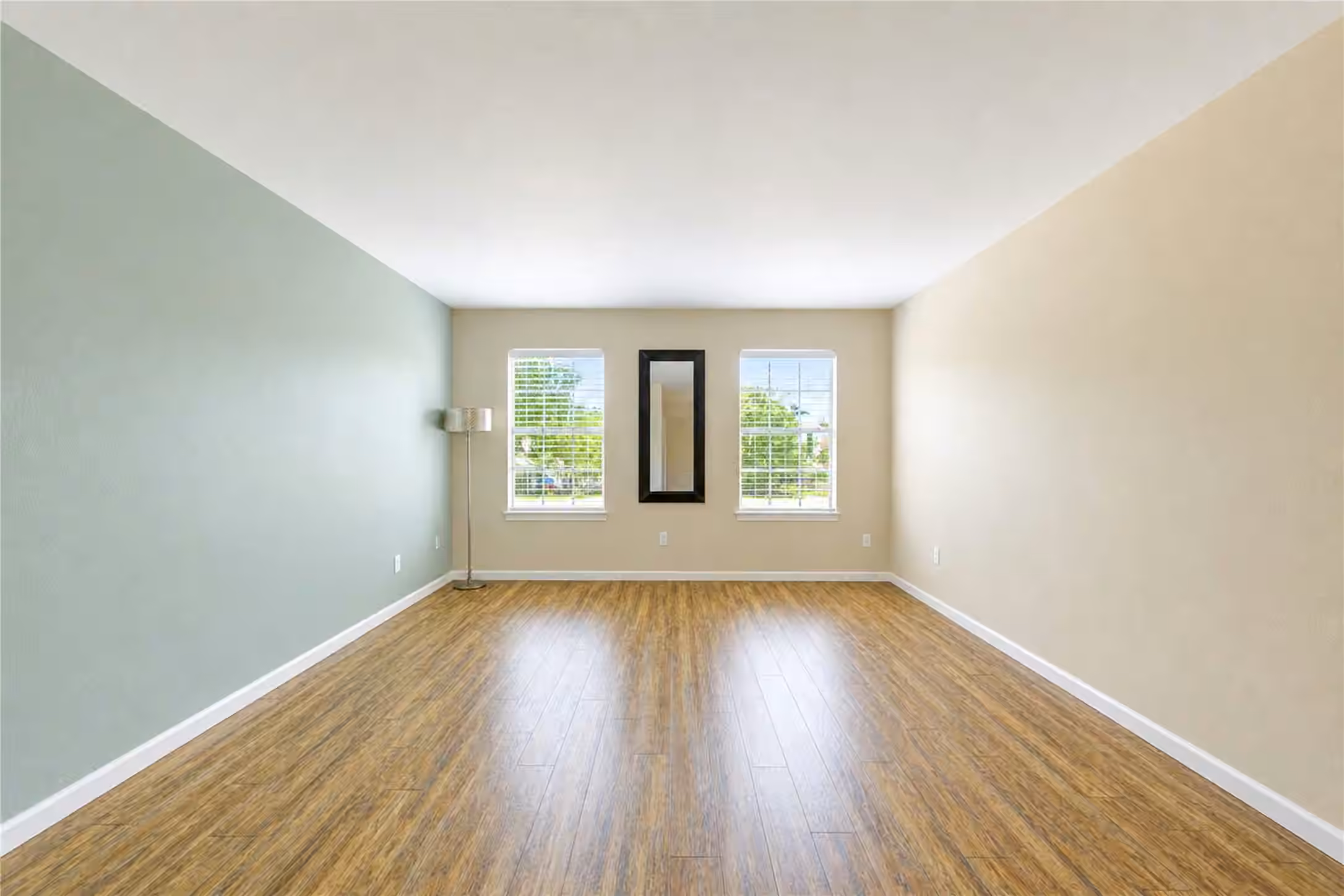 Photo 6 of 361 N Post Oak Lane 241, Houston, TX