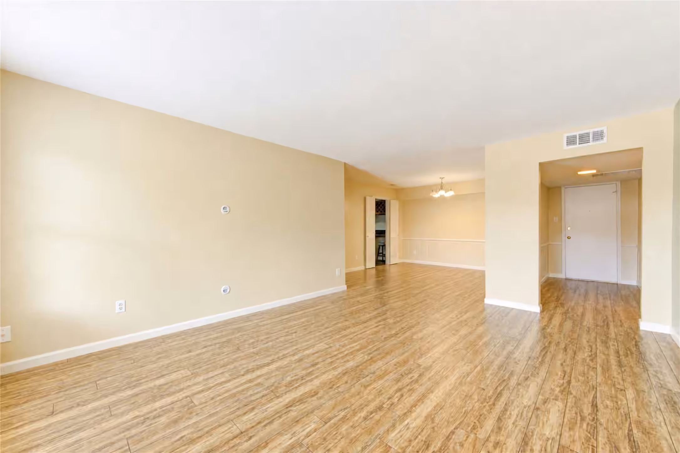Photo 7 of 361 N Post Oak Lane 241, Houston, TX