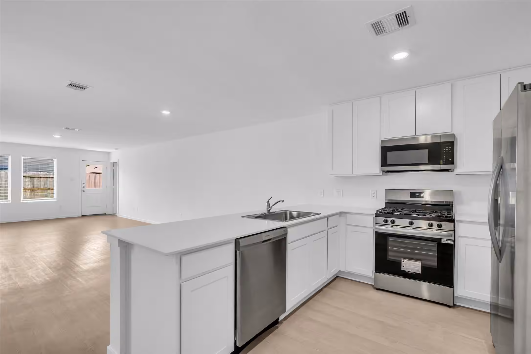 Photo 4 of 18072 Trepito Avenue, New Caney, TX