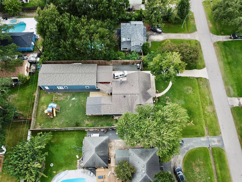 Photo 4 of 231 W 31st Street, Houston, TX