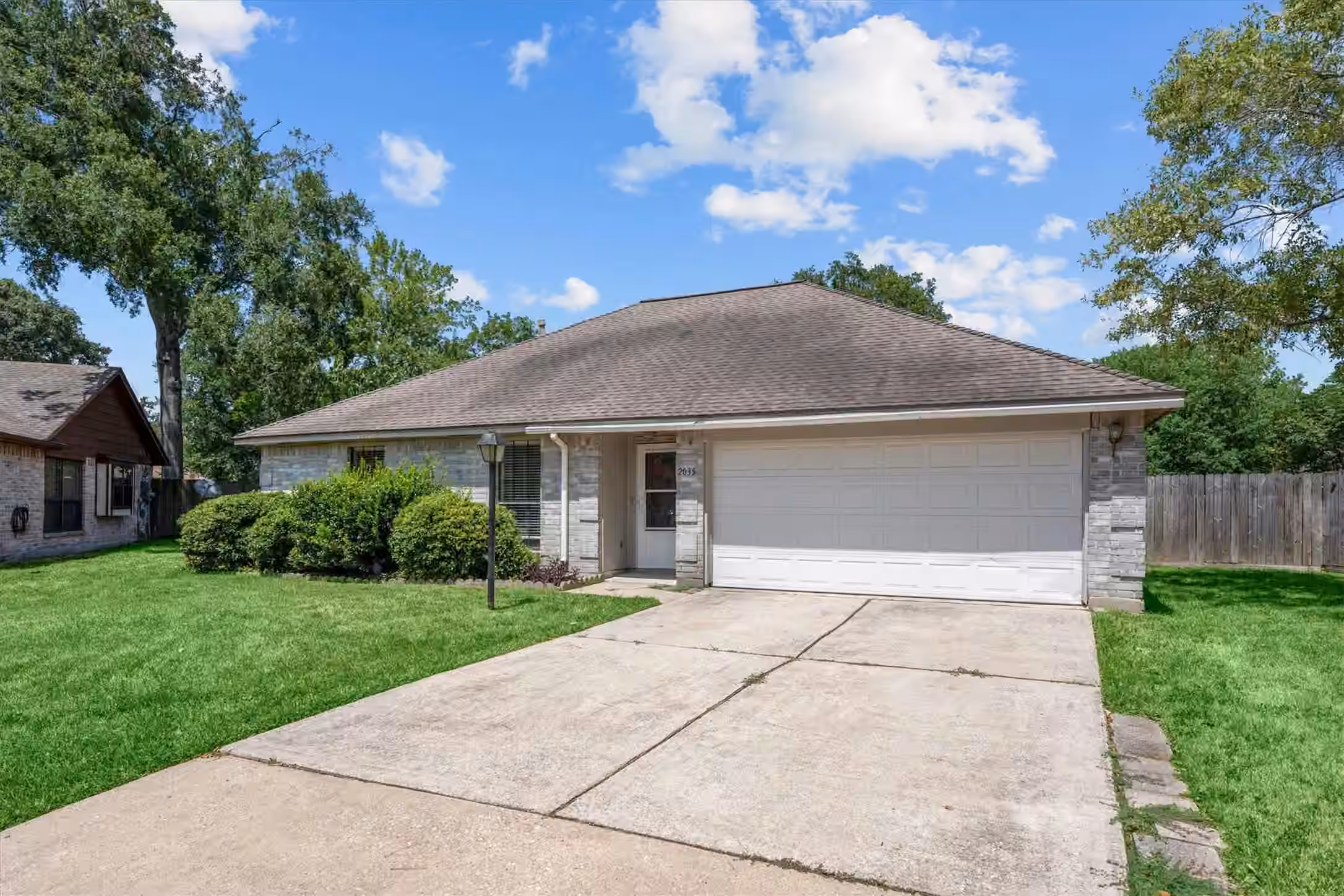 Photo 2 of 2035 Woodhue Drive, Spring, TX