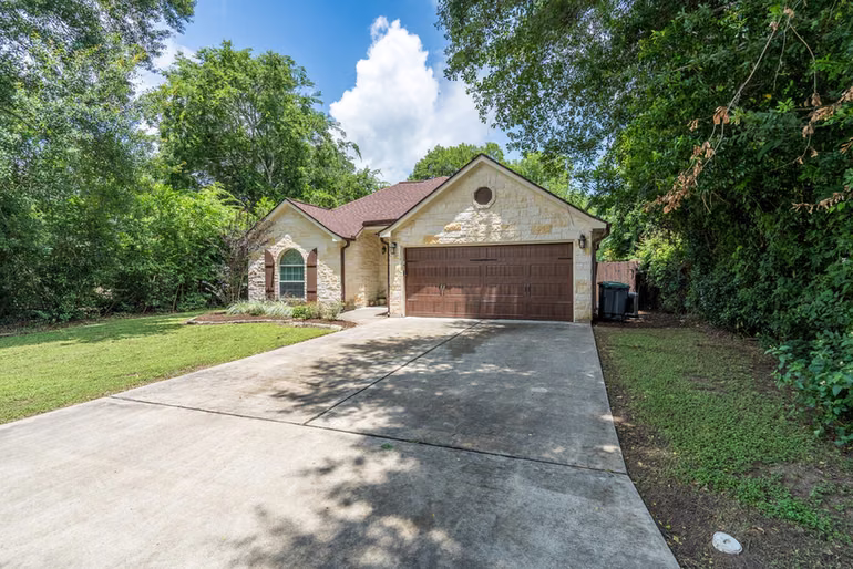 Photo of 226 Foster Street, Tomball, TX