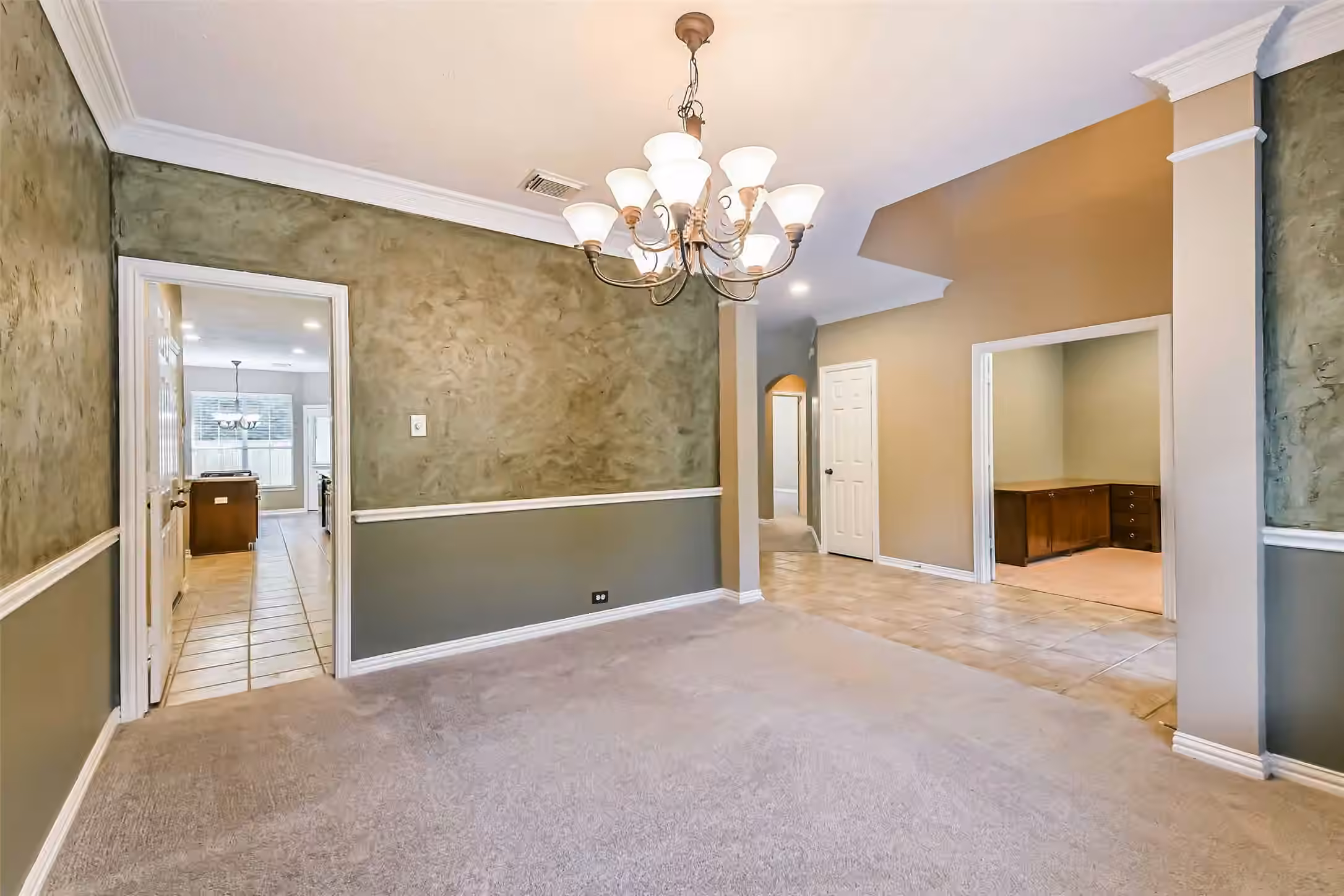Photo 7 of 15 Filigree Pines Place, The Woodlands, TX