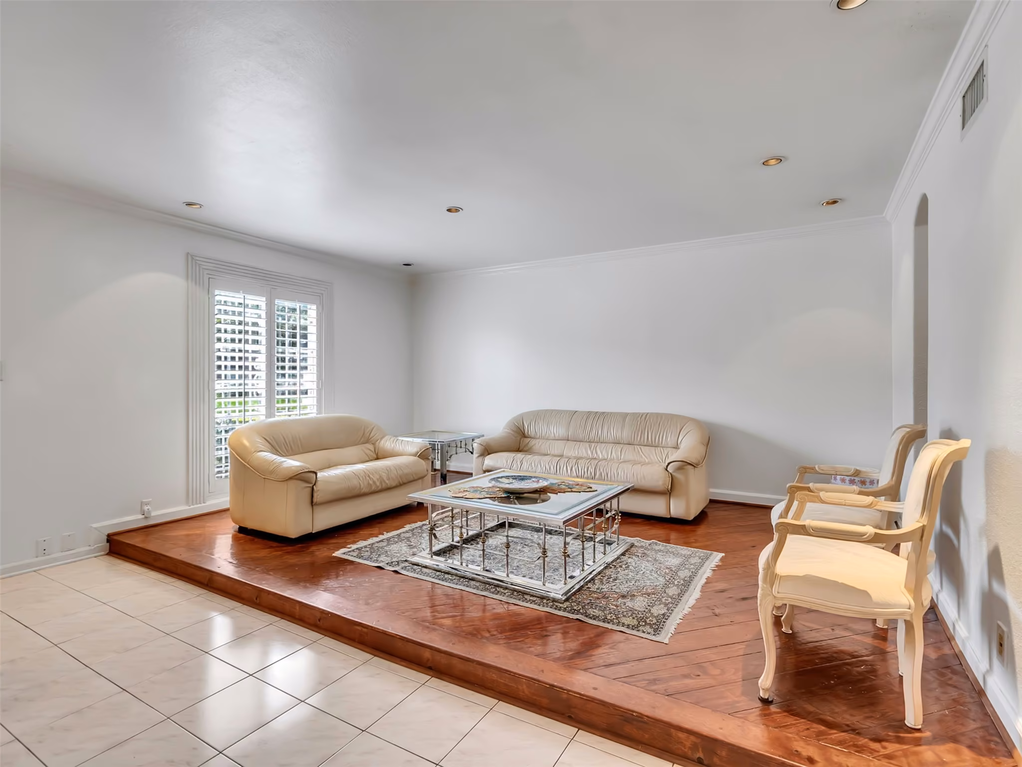 Photo 2 of 2121 Fountain View Drive H1, Houston, TX