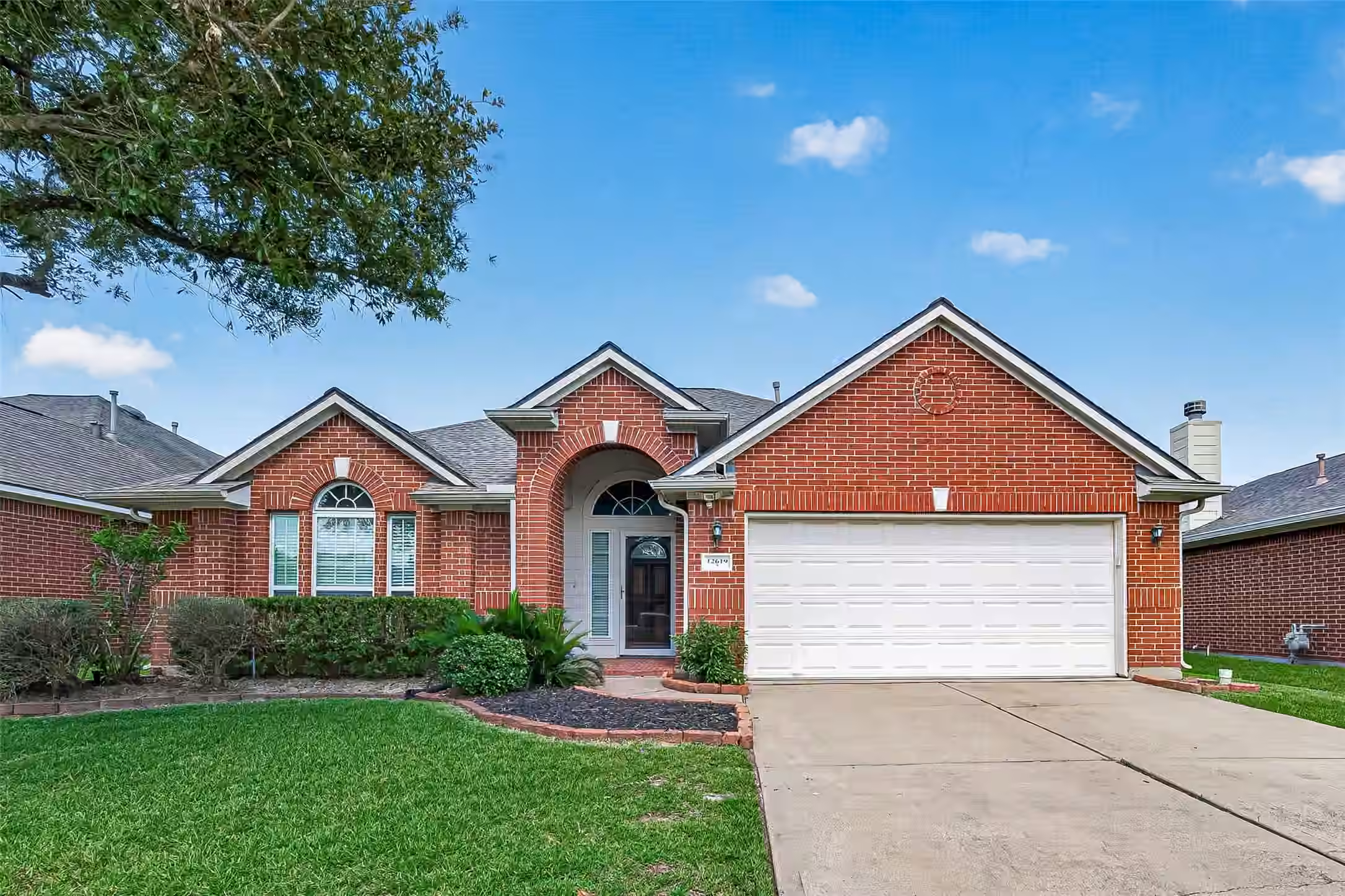 Photo 2 of 12619 Taylorwood Lane, Houston, TX