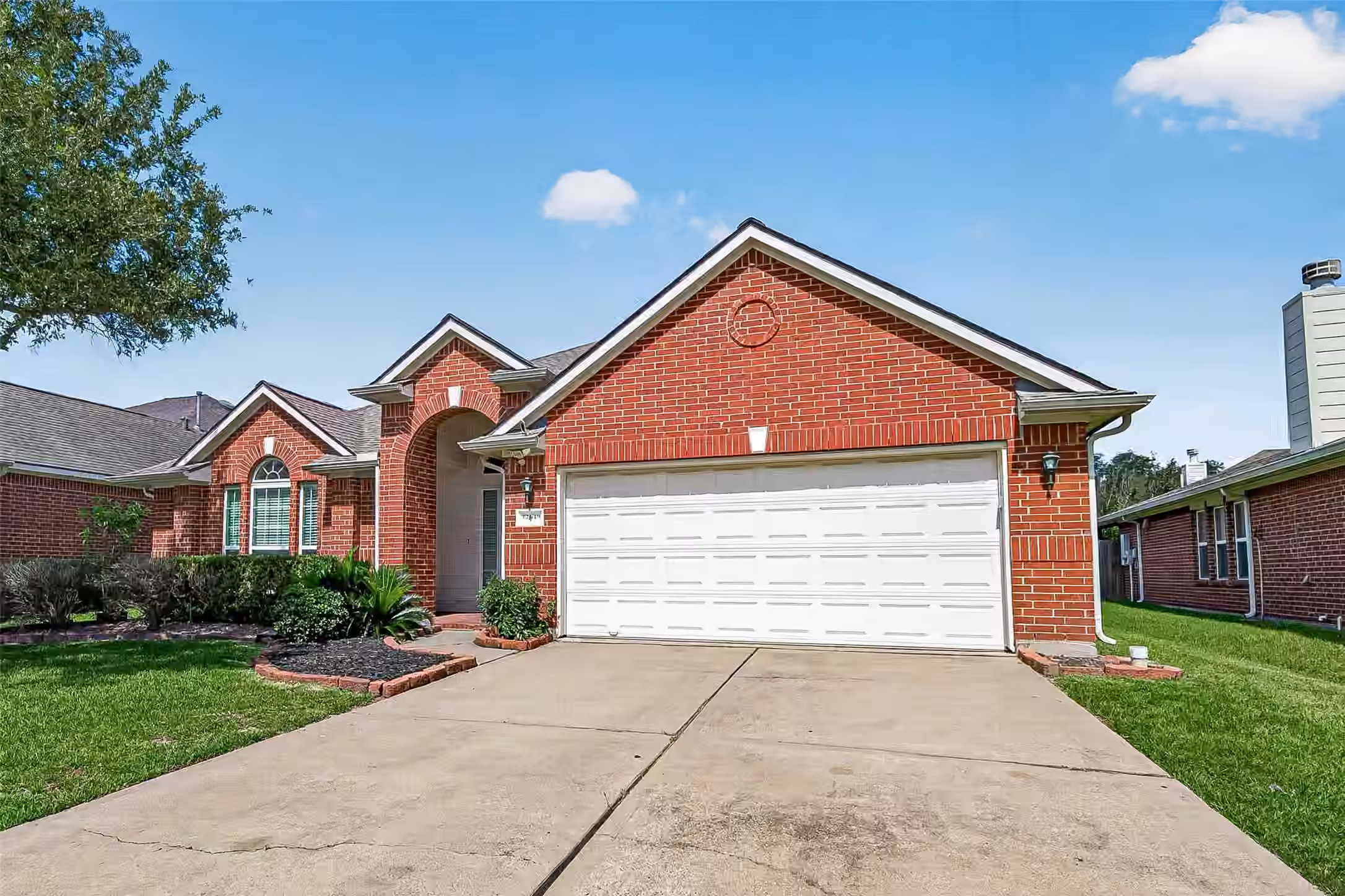 Photo 3 of 12619 Taylorwood Lane, Houston, TX