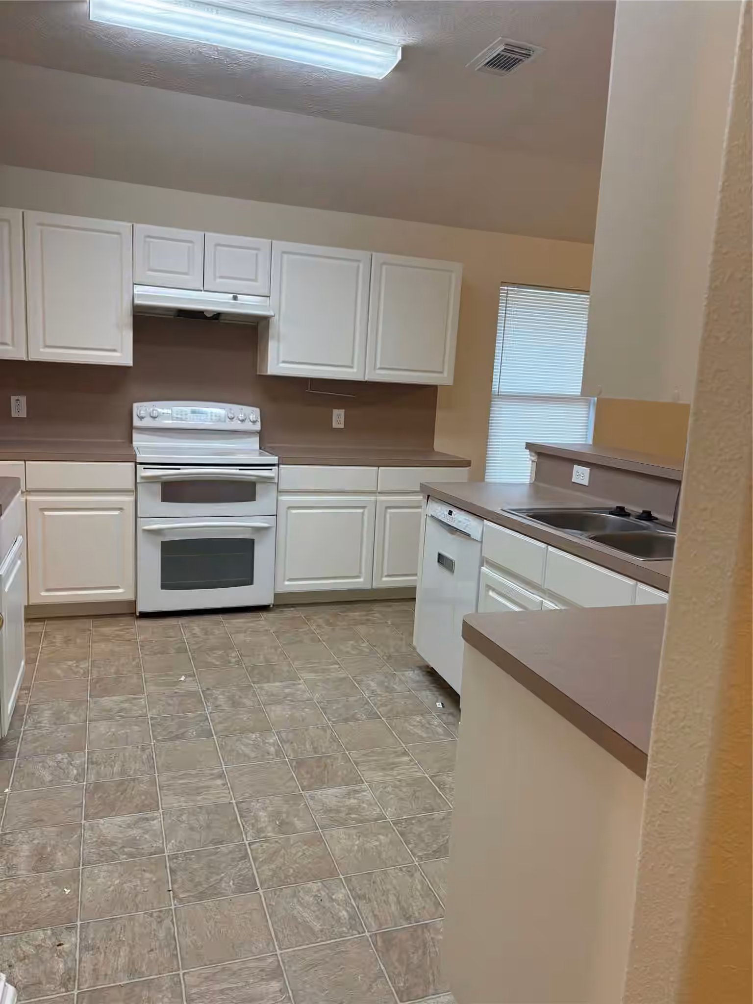 Photo 2 of 19814 Twin Rivers Drive, Tomball, TX