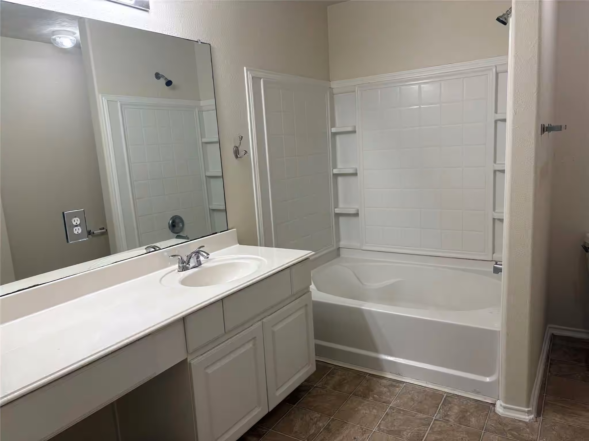 Photo 4 of 19814 Twin Rivers Drive, Tomball, TX
