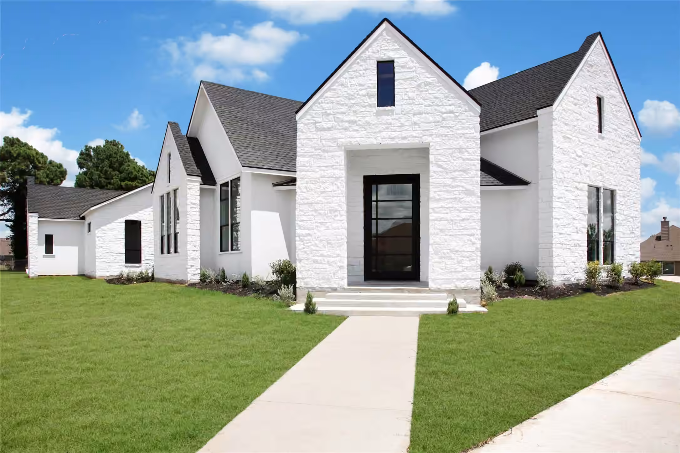 Photo 2 of 19006 Grandview Court, Montgomery, TX