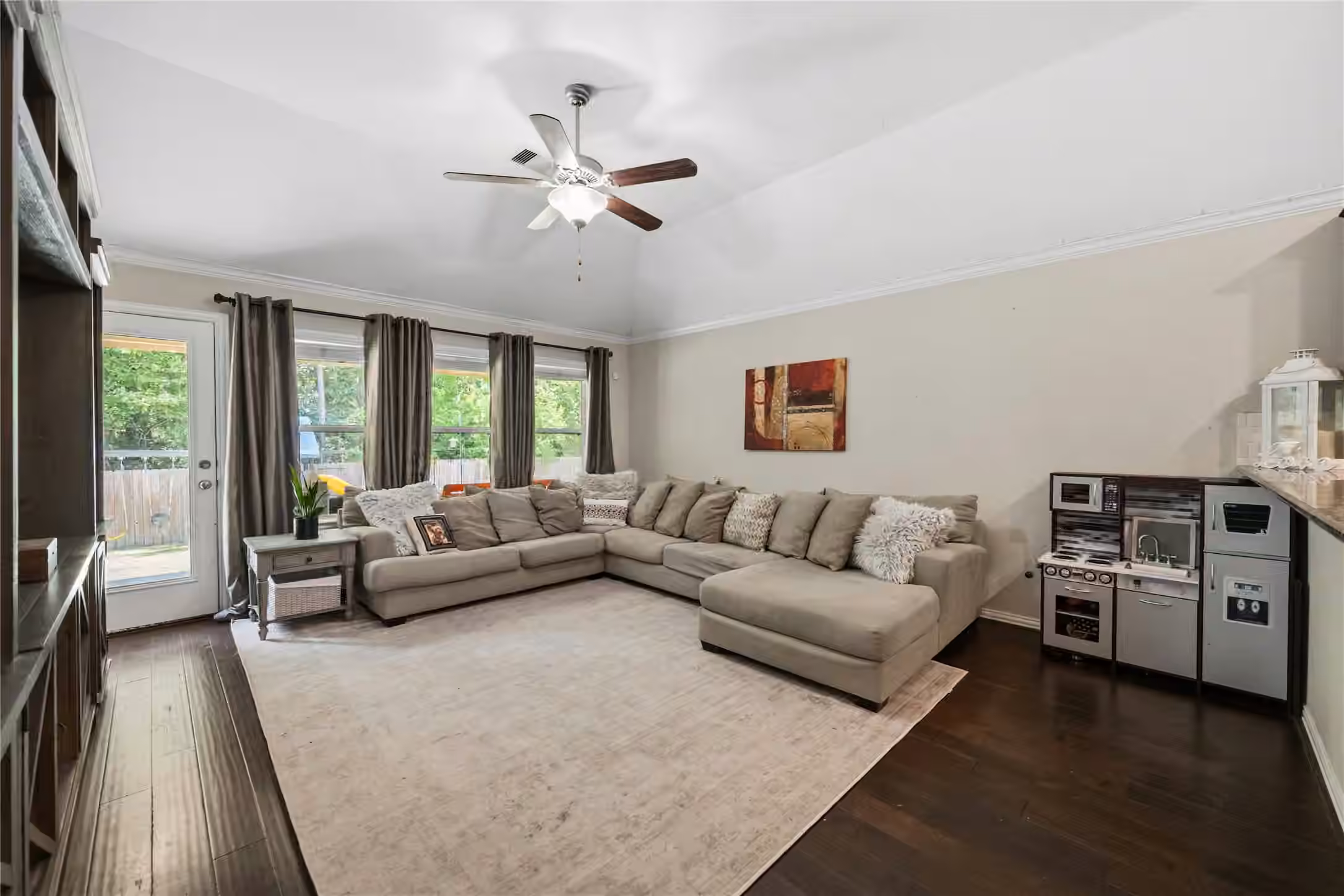 Photo 7 of 2818 Ridgecliff Court, Conroe, TX