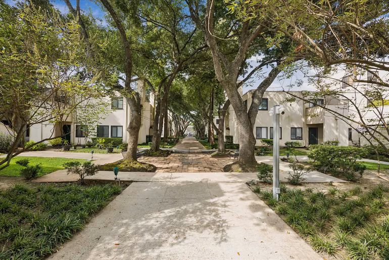 Photo 7 of 402 Tuam Street 3, Houston, TX