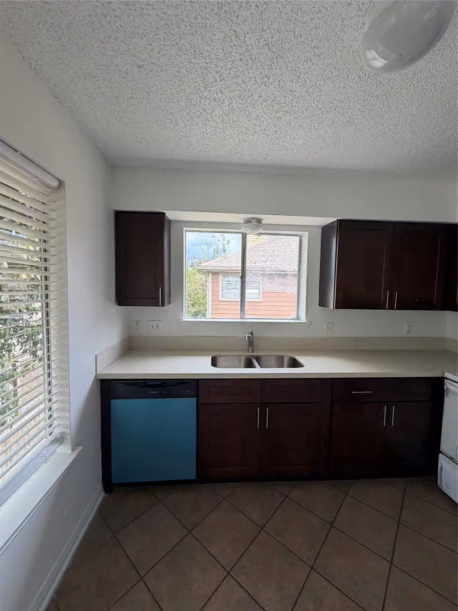 Photo 6 of 12200 Overbrook Lane 34D, Houston, TX