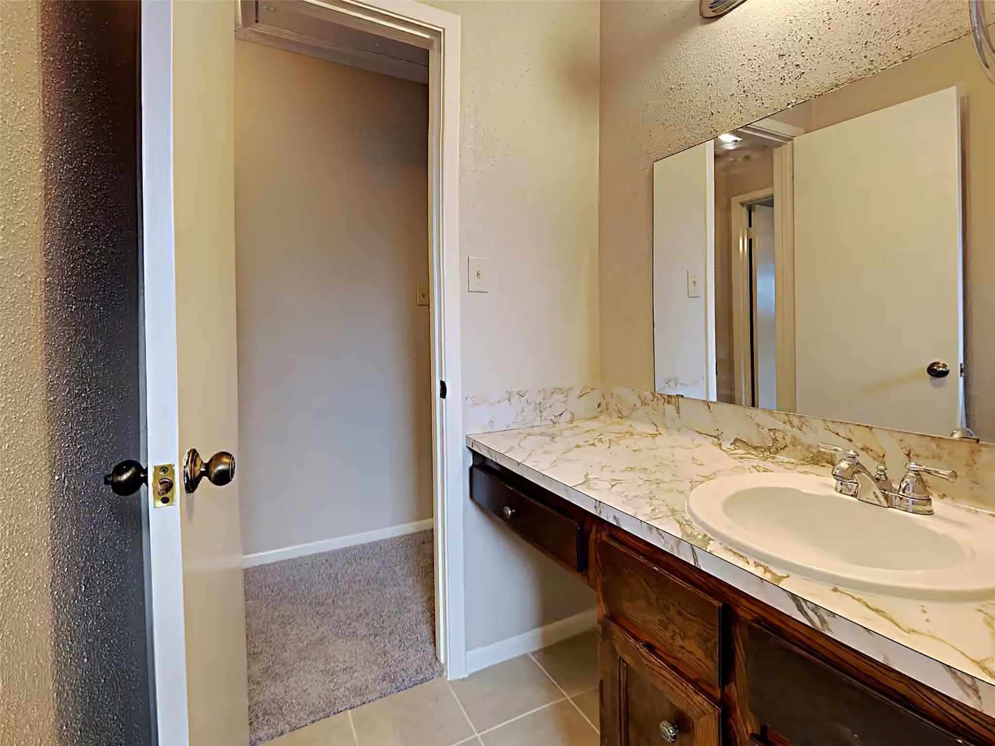 Photo 5 of 207 Oakwood Street, League City, TX