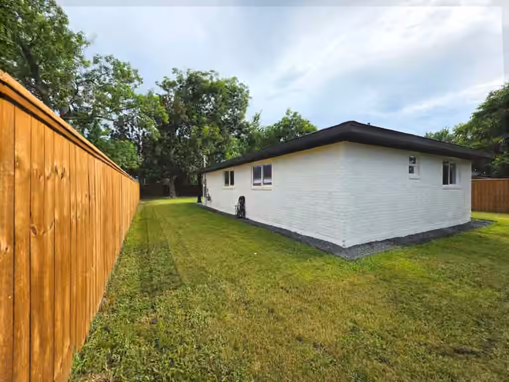 Photo 3 of 906 Dewalt Street, Houston, TX
