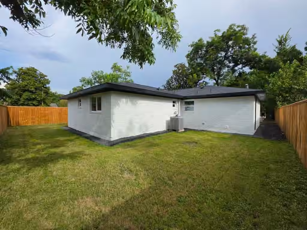 Photo 4 of 906 Dewalt Street, Houston, TX