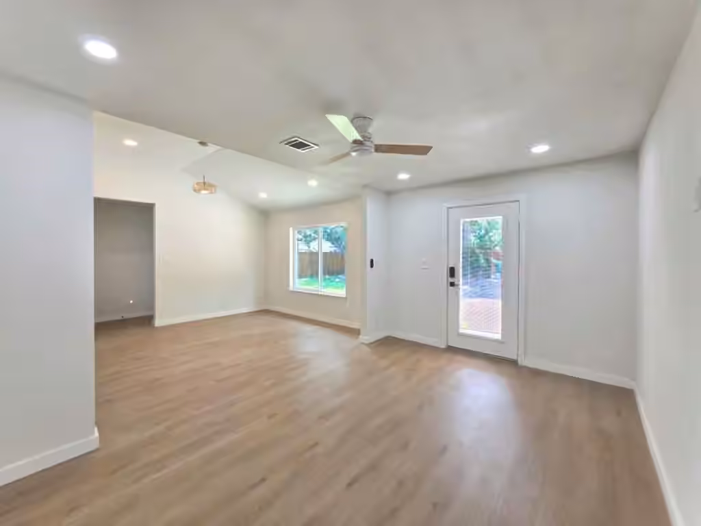 Photo 6 of 906 Dewalt Street, Houston, TX