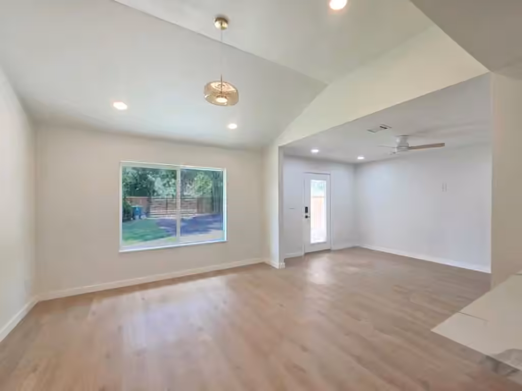 Photo 7 of 906 Dewalt Street, Houston, TX