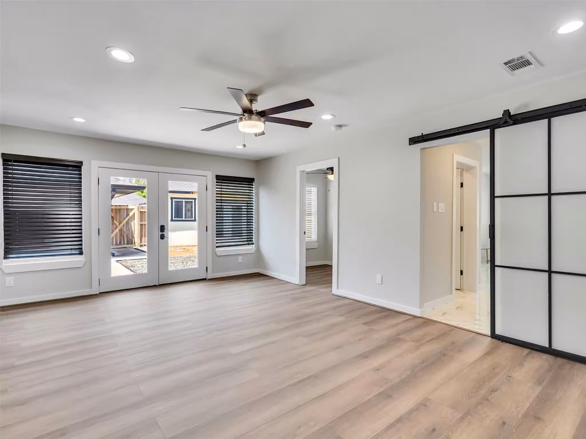 Photo 5 of 6206 San Felipe Street, Houston, TX