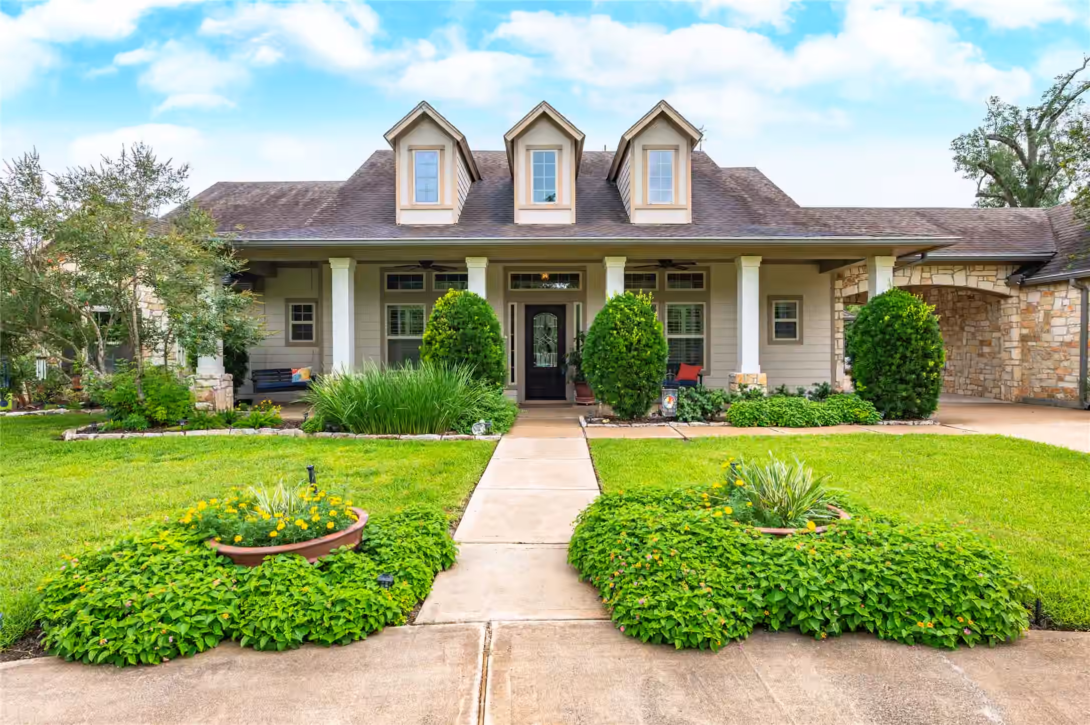 Photo 3 of 17126 Hamill Drive, Rosharon, TX